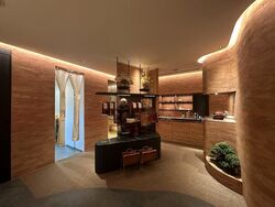 1 Nassim (D10), Retail #525943771